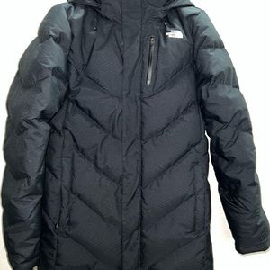 Womens Northface Coat full zipper extra pockets, glasses cleaner